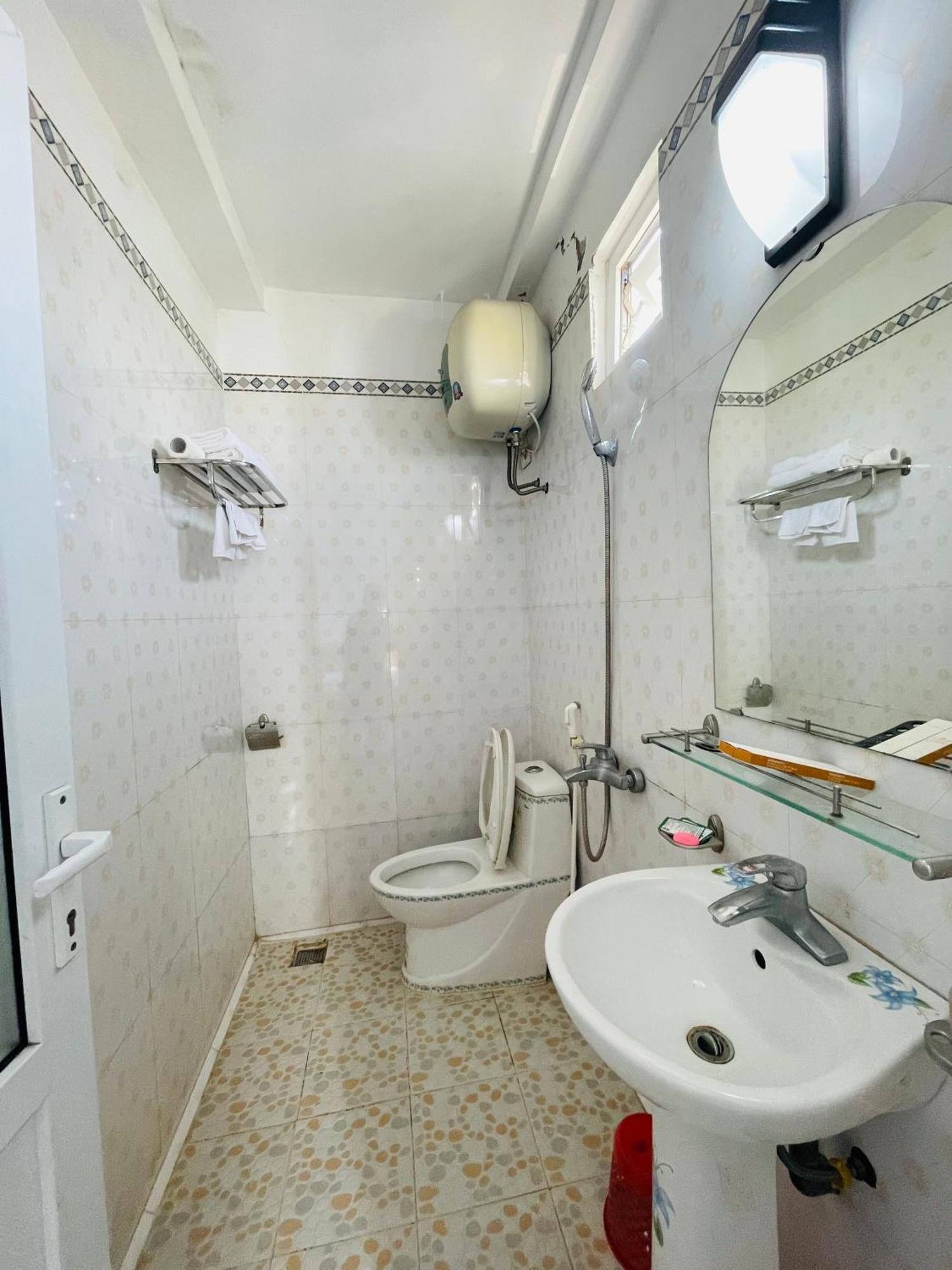 Khach San Ngoc Ly 8 Hotel Thanh Hóa Buitenkant foto